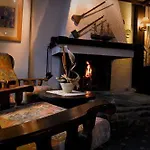 Aux Mille Etoiles Hotel