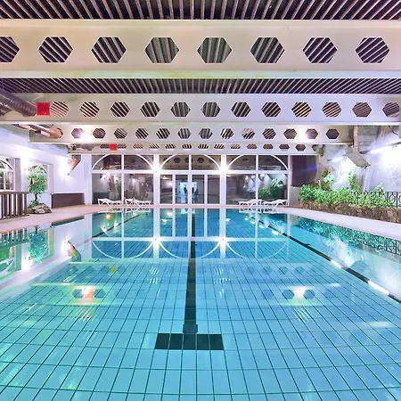 Hotel Aux Mille Etoiles 3*