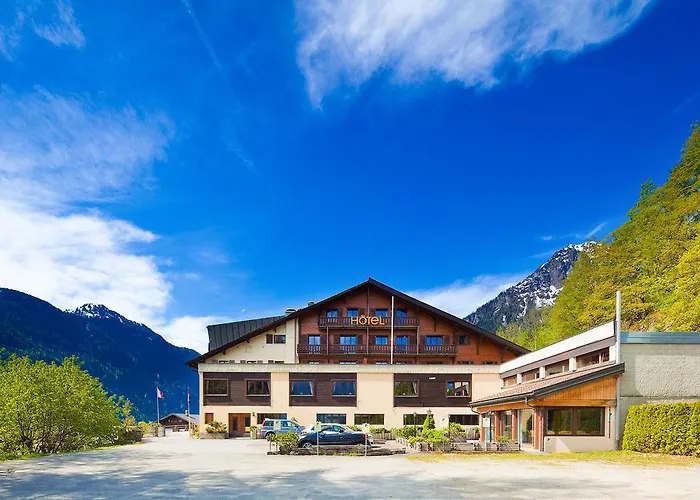 Hotel Aux Mille Etoiles 3*