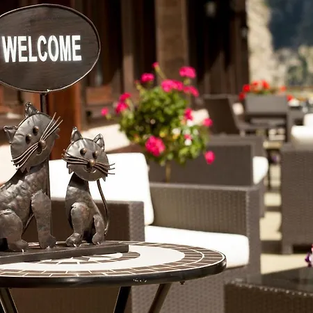 Aux Mille Etoiles Hotel 3*