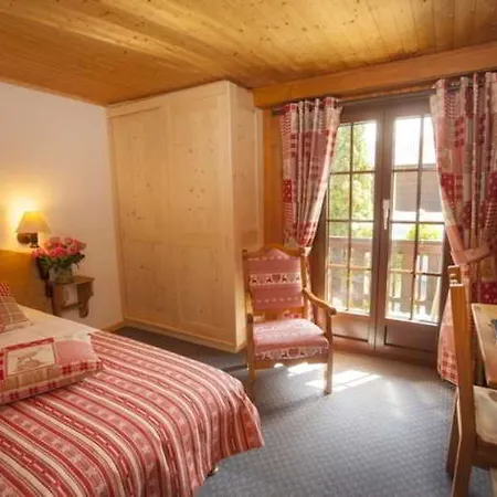 Aux Mille Etoiles Hotel Salvan