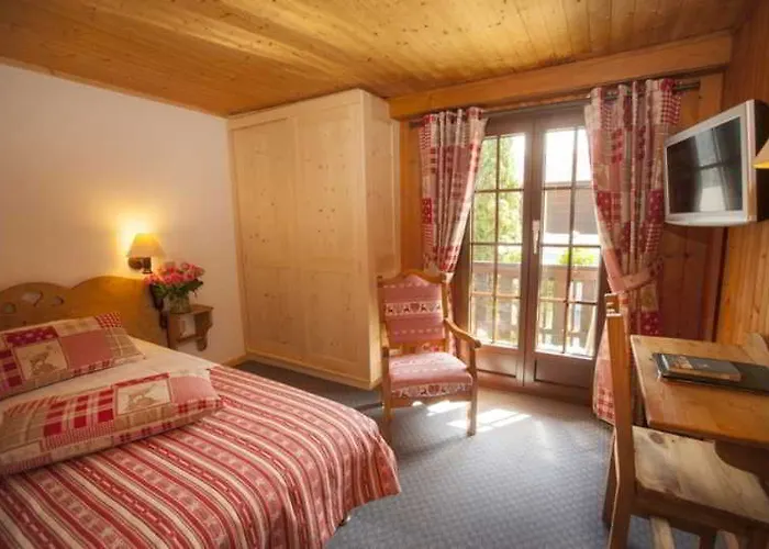 Aux Mille Etoiles Hotel Salvan